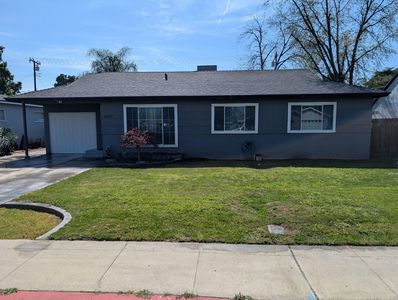 2627 W Tulare