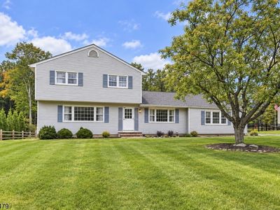 553 ROLLING HILLS Rd