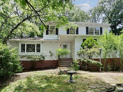 33 Hillside Ave