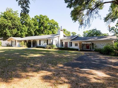 1505 E Crooked Lake Dr