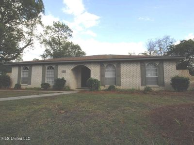 1302 Velma St