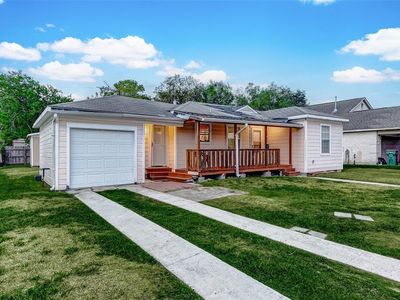 913 Maple Ave