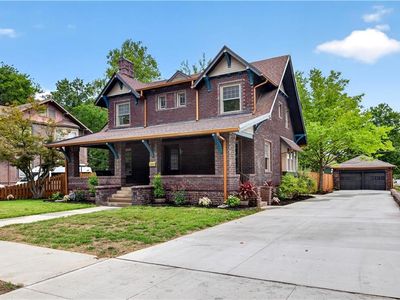 706 W 8th St