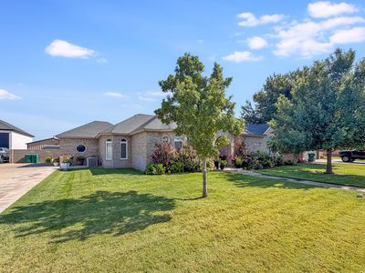 828 W Desert Sage Rd