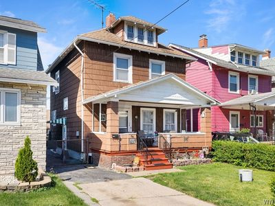 64 Henrietta Ave