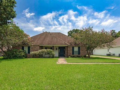 6215 Destrehan Dr