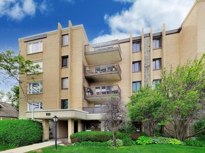 900 S River Rd APT 4B