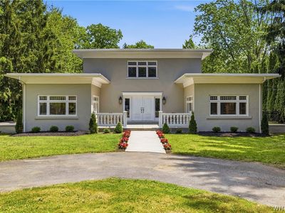 5079 Woodland Dr