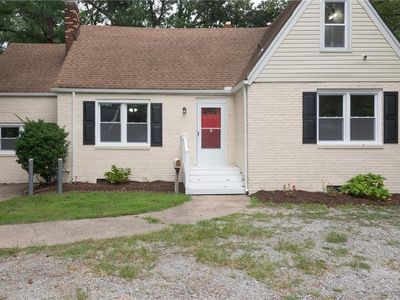 8016 Chesapeake Blvd