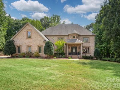 1005 Firethorne Club Dr