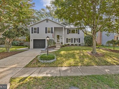 8707 Parry Ln