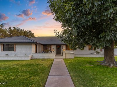 613 E MESQUITE Avenue