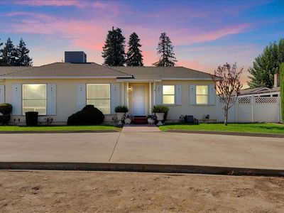 1633 Chinowth Street