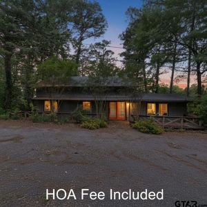216 Pinewood Ln