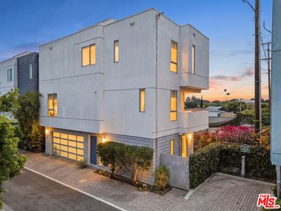 11724 Culver Blvd #10