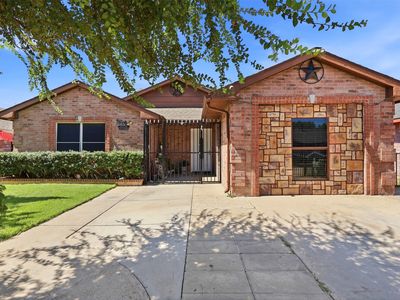 4704 Lizzy Dr