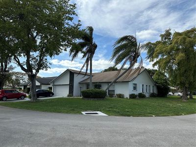 7003 NW 40th Pl