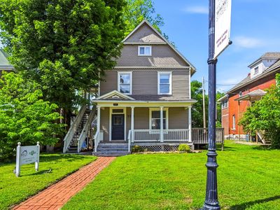 1111 E Walnut Street