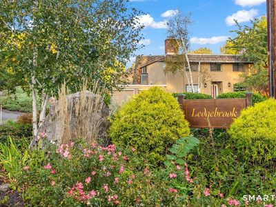 11 Ledgebrook Drive #11