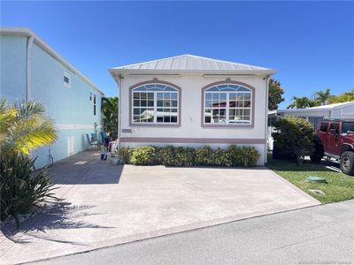1352 Nettles Blvd