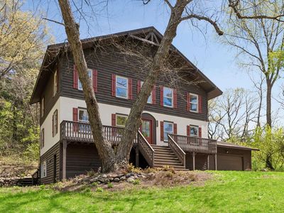 1323 Strawberry Hill Rd S