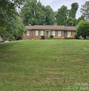 1671 Kensington Cir