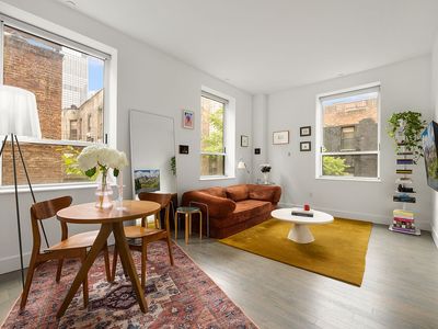 416 W 52nd St APT 526