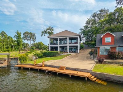 227 Long Island Dr