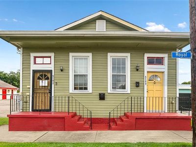 5100-02 Royal St