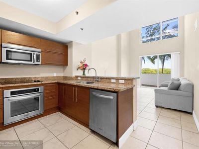 2641 N Flamingo Rd UNIT TH7