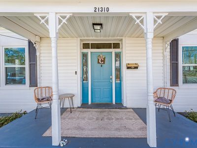 21310 Chesterfield Ave