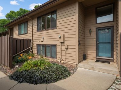 219 W Eagle Lake Dr