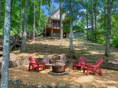 1055 Lake Dr