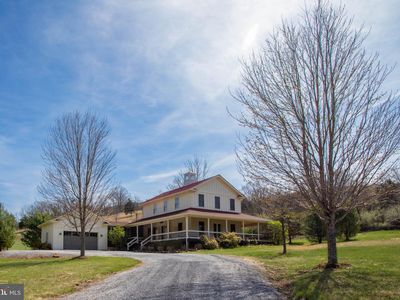 41 Farmhouse Ln