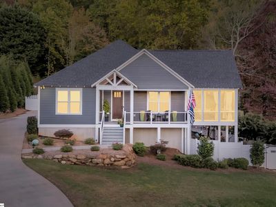208 Mountain Edge Ct