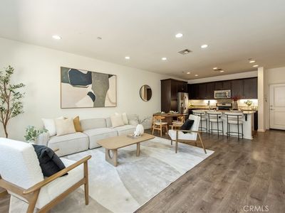 725 N Via Dolcetto