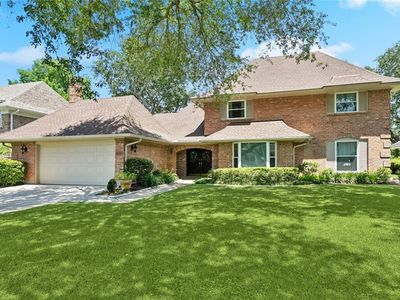 33 Chateau Du Jardin Dr