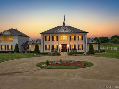 19220 Saddleback Dr