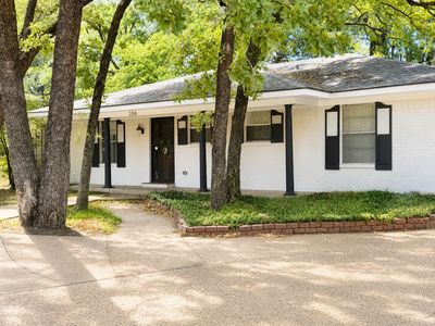 704 Dobbins Rd