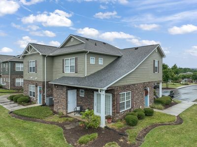 1052 Pinehurst Dr