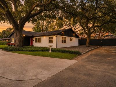 2302 Chimney Rock Rd