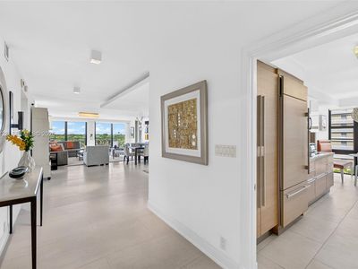 5500 Collins Ave APT 702