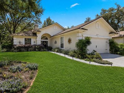 1529 STONEBRIAR Road