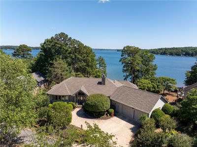10 Beacon Dr