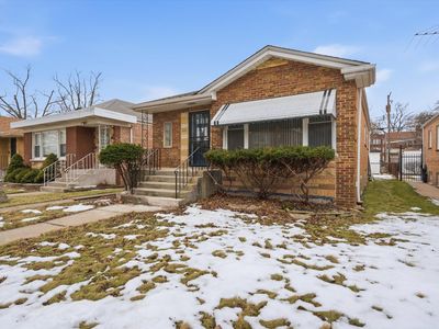 8846 S Dorchester Ave