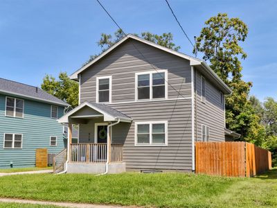 919 SE 9th St