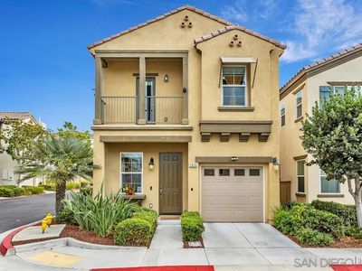 1656 Calle De La Flor