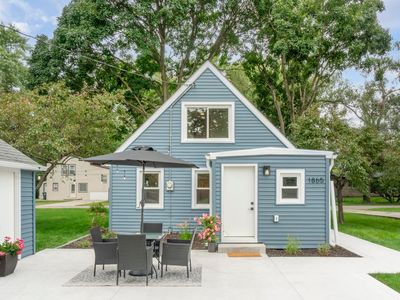 1865 Independence Ave