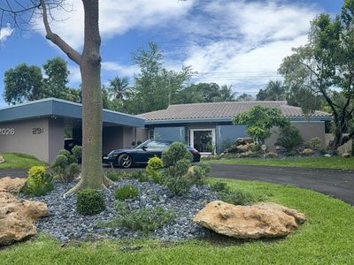 291 Shore Dr E