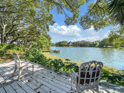 702 N Lakeside Dr